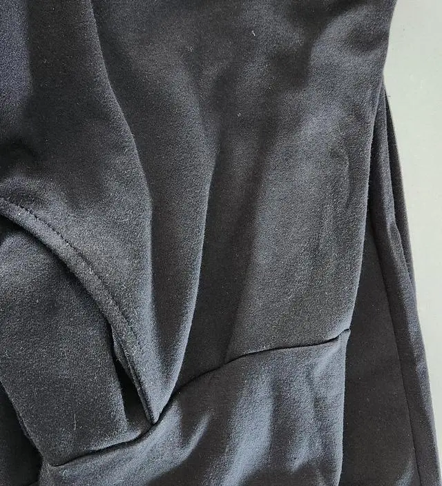 색상도 무난하고 길이감도 괜찮고 배부분도 편하게 잘 맞아 평상복으로도 집에서도 잘 