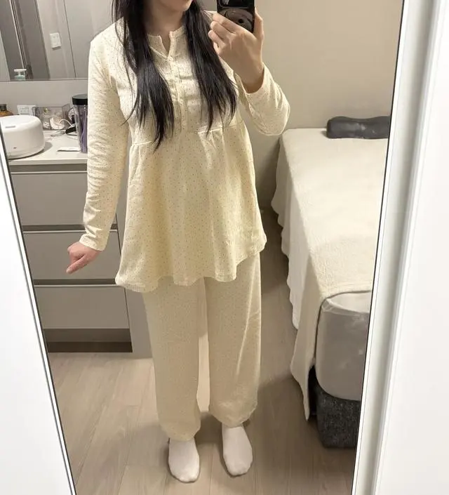 부드럽고 편안해요^^ 167 키에 길지않았는데 바로 빨아서 건조기돌렸더니 조금씩 작아지