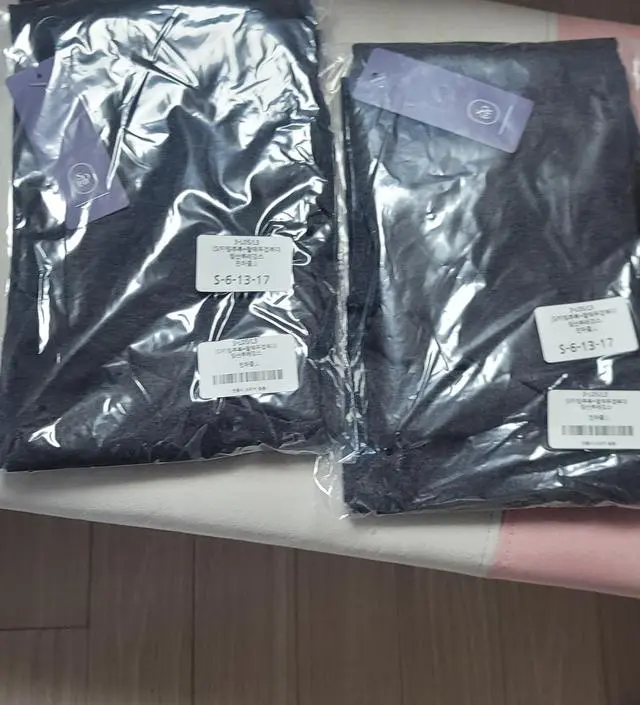 재구매 해요~~ 저번 산 바지 입고 청소하다가 락스물 튀는 바람에 버리고 다시 샀네요~