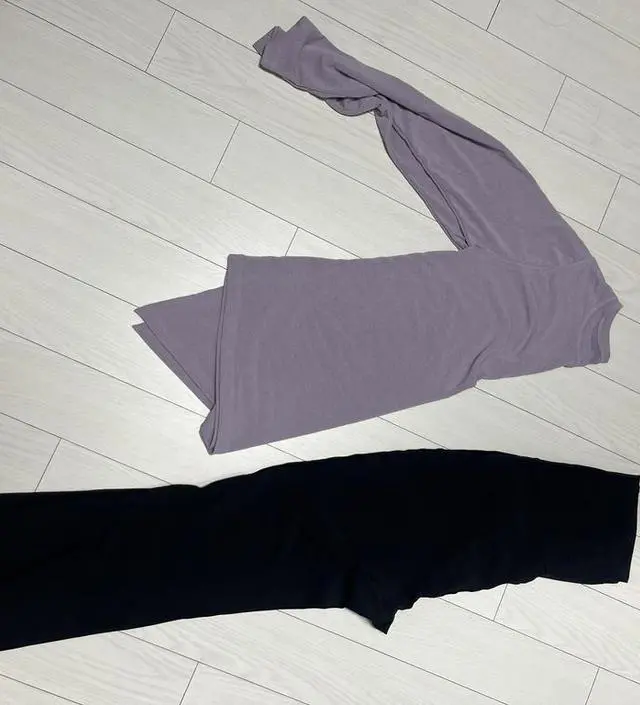 필라테스를 시작해서 구입했는데 잘 입고있습니다!