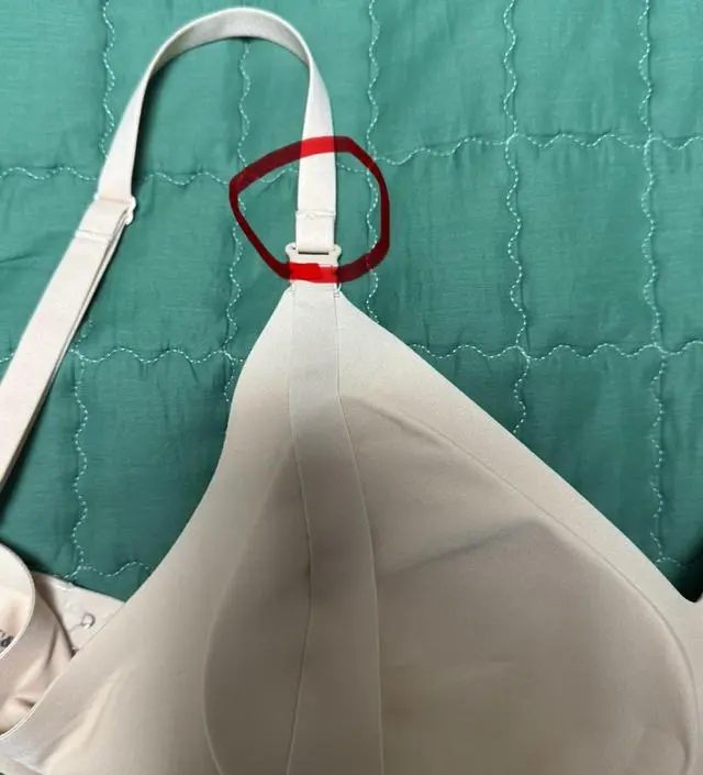 다른 수유브라는 너무 가슴을 못 잡아주고 패드도 계속 돌아가거나 빠지거나 해서 아쉬