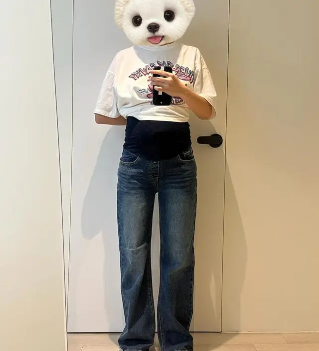 과하지 않은 와이드핏이라 두루두루 입기 좋을 듯 합니다. 원피스만 입기 지겨워서 바지