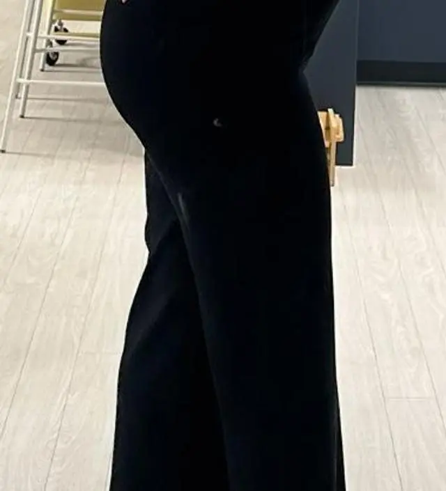 20주 넘으면서 배가 많이 나오기 시작해 편한 바지를 찾고 있었는데 이 바지 너무 편하