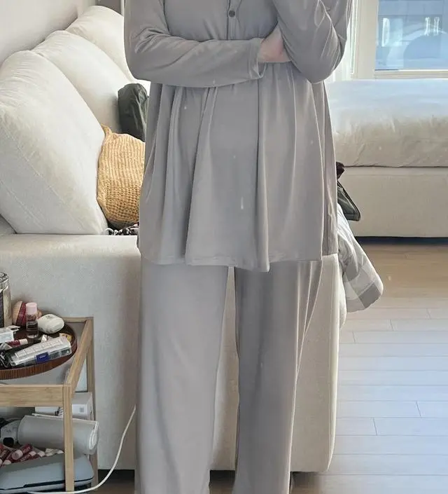 부쩍 배가 많이 나오는 요즘이라 맞는 잠옷이 없어지고있어서 주문했어요 천이 매우 부