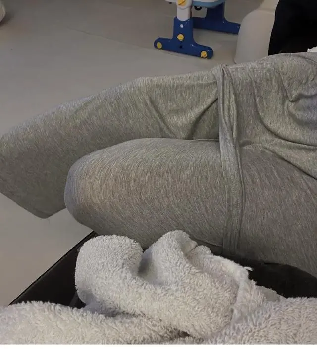 대만족입니다. 안 입은 듯 편하네요. 두 벌 더 사려고 들어왔습니다. 