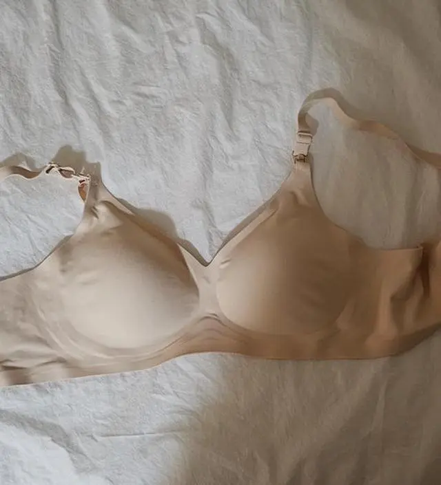 엄청편해요 임신으로 기슴커지고 쳐지고 기존브라 불편해서 
