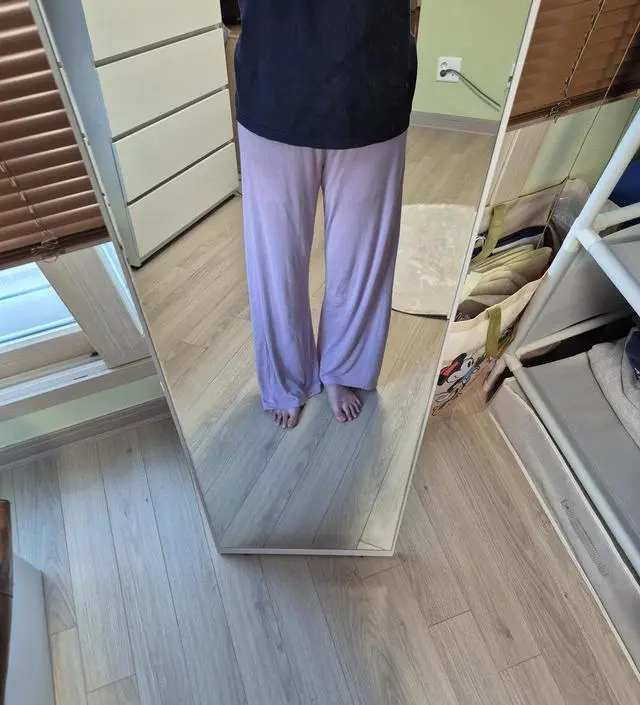 짱이에요 쨍김 쫄림 하나도 없구요 키 168기준 롱기장 아주 가끔 밑단 밟히는 정도입니