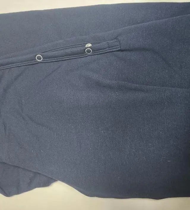 너무 좋아요 !! 출산 할때 가지고 가려고 샀어요 ~~ 만삭때 입기도 좋구요 ! Ykk 단추 