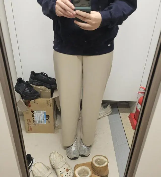 이거봄에너무너무잘입을것같아요.
