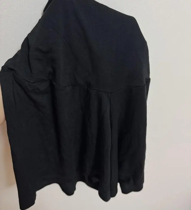 여름에 편하게 입기 좋을것같고 치마 안에 입어도 편할것같아요 맘애들어요