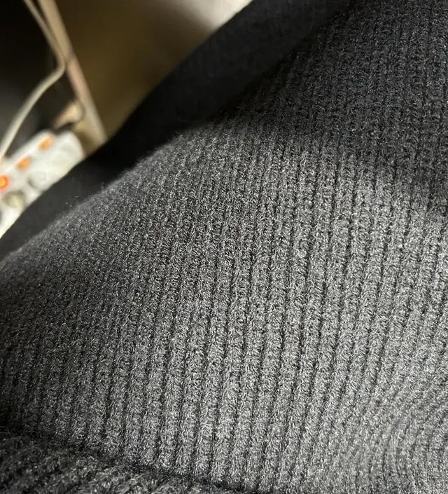 도톰해서 요즘날씨에 입고다녀도 따뜻해요
