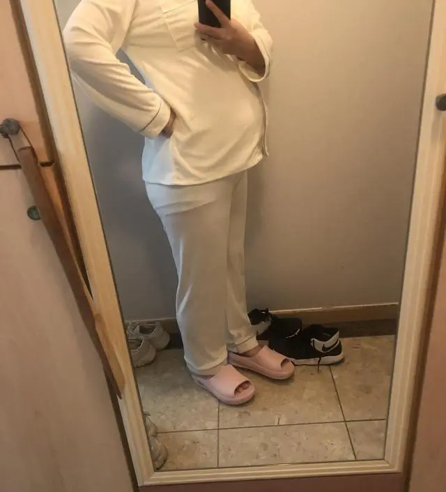 상의는 잘 맞는데 바지가 허리밴딩이 생각보다 안 느슨해요. 더 가늘고 희마리 없는 고