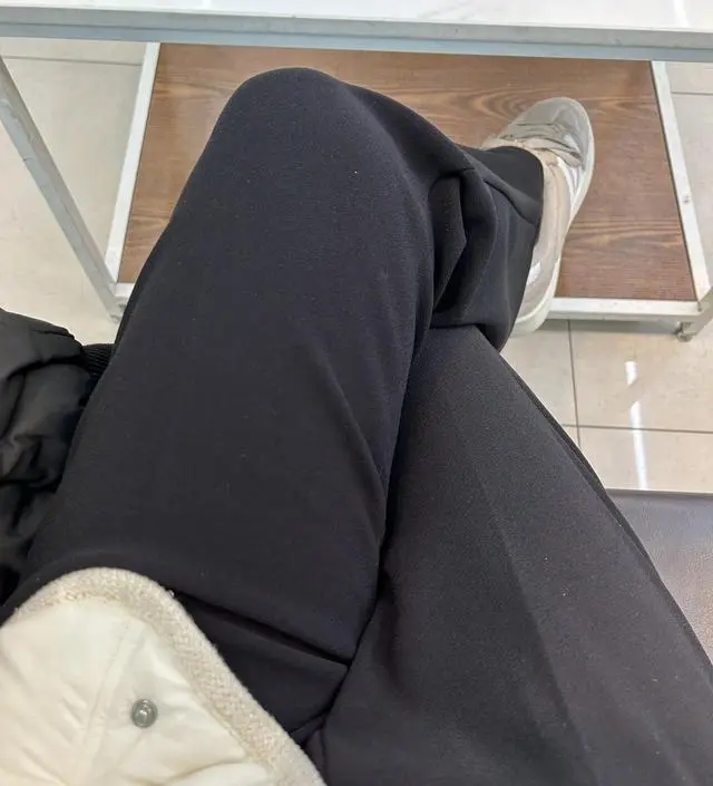 키 163이고 리뷰보고 키작맘으로 주문 했어요~ 일반 바지로 샀으면 수선해서 입어야 했