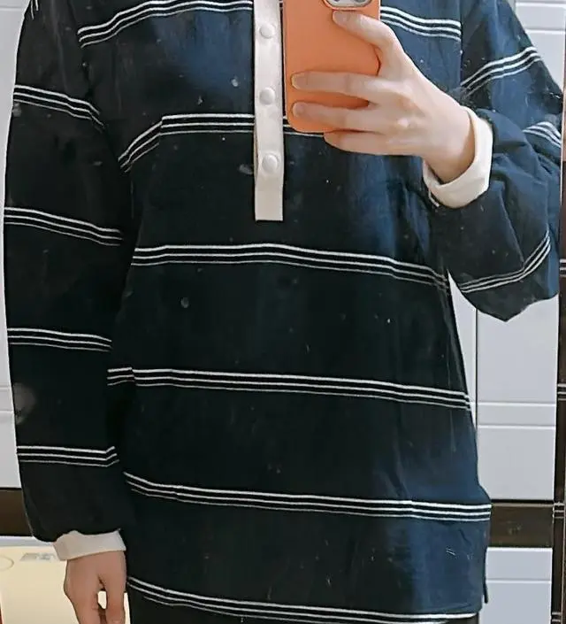 색감 이뻐서 맘에들어요! 똑딱이 부분은 좀 더 부드러웠다면 좋았을 것 같아요. 편하게