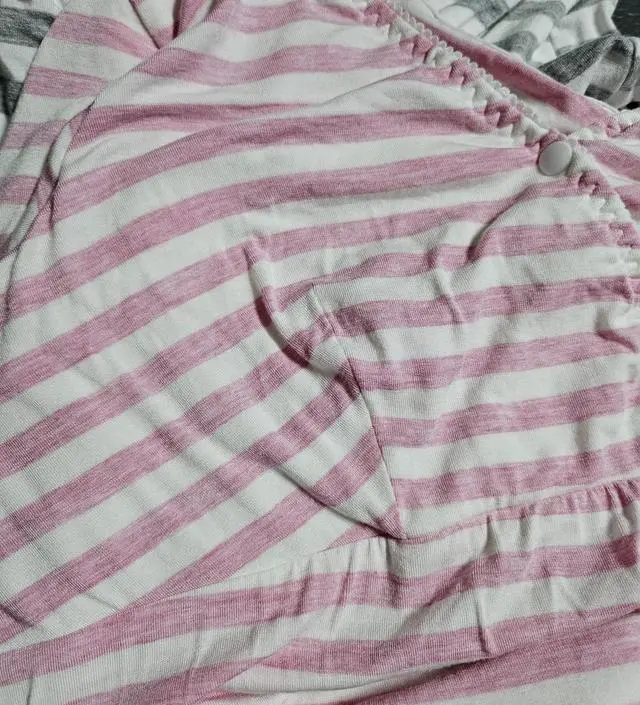 수유복으로 그레이XL구매해서 잘 입었는데 좀 큰 것 같아 L사이즈로 재구매했는데 사이