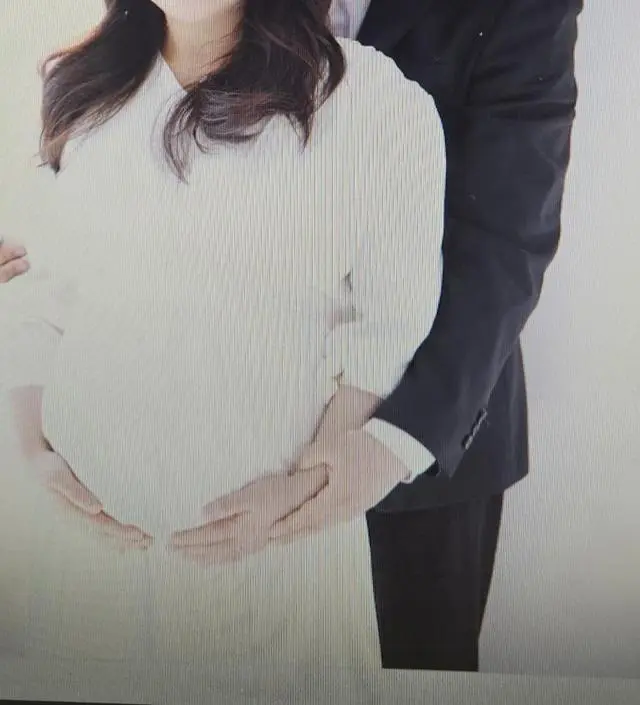 입고 만삭 사진 찍었습니다
