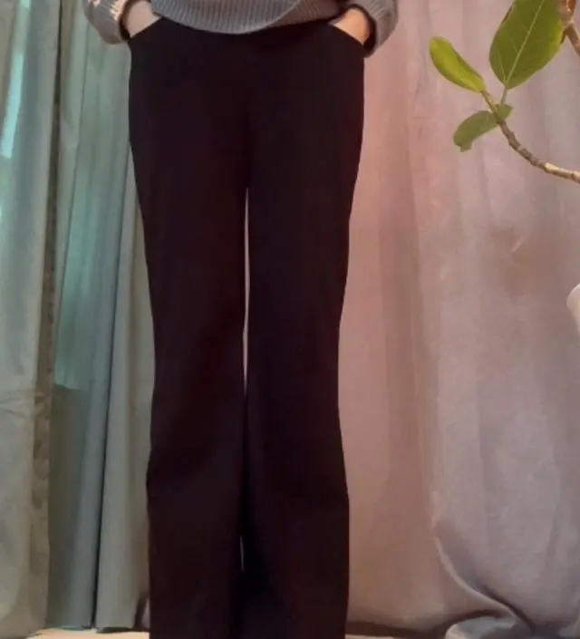 (22주차) 아직은 배부분이 살짝 커서 입고 걸으면 내려가서 좀 더 있다가 입어야 할 것