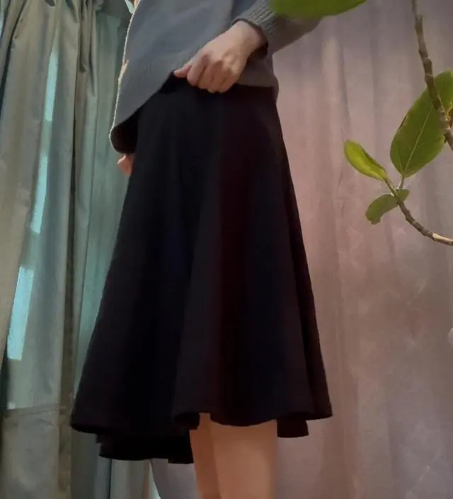 (22주차) 고무줄 치마같이 휘뚜루마뚜루 입기는 좋아보이나 회사에 입고 갈 수 있을지 