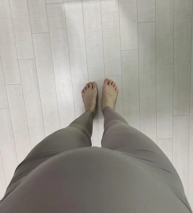 일단 너무 부드러워서 놀랐어요 일반쫄쫄이나 면느낌이 아니라 엄청 부드럽습니다 근데