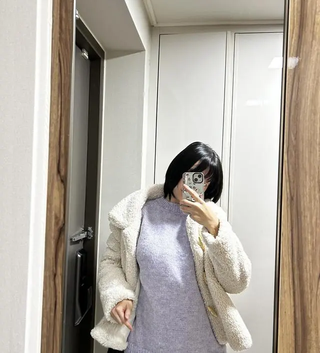 8개월차라 배가 많이 나와서 맞는 니트가 없어서 구매했어요. 색상도 예쁘고 사이즈도 