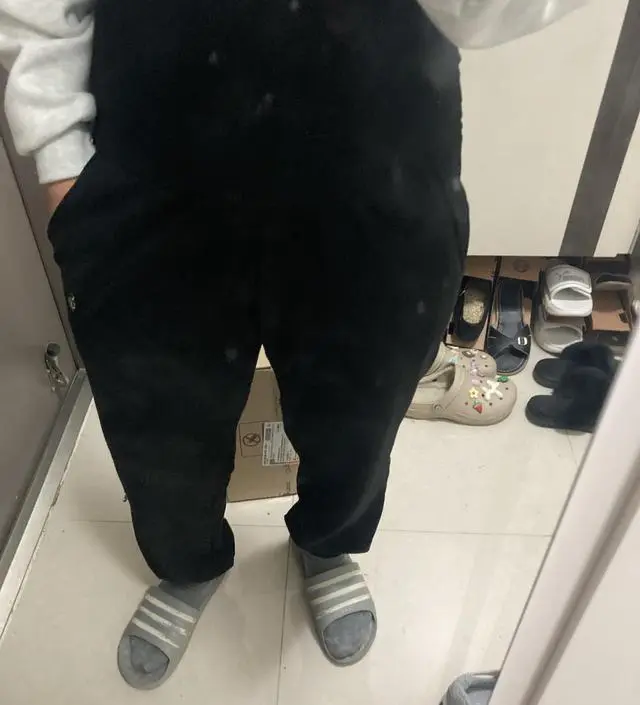 임신 후 바지가 끼어서 구매했습니다. 활동하기에 편하고 밴드도 짱짱해서 좋아요