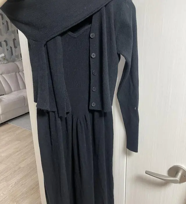 입기전에 한번 빨았는데 살짝 보풀 일어나는 재질인거같아요!
