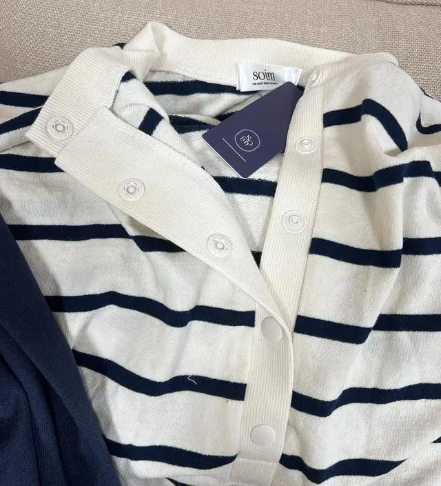 입기 너무 좋아요. 이쁘고요. 요즘 입기 딱이에요~ 
