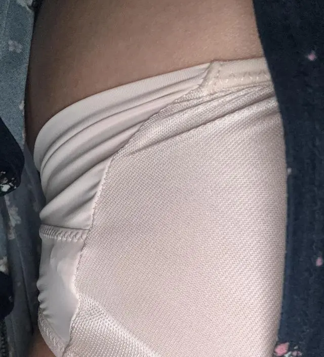 전체가 햄라인이 아니라 부분 고무줄이라 걱정은 했는데 역시나……고무줄 부분은 눌리