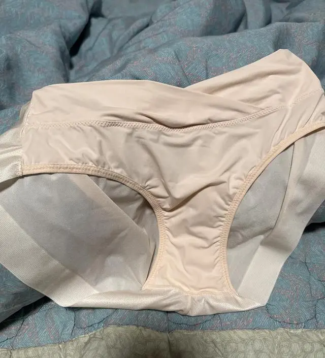 전체가 햄라인이 아니라 부분 고무줄이라 걱정은 했는데 역시나……고무줄 부분은 눌리