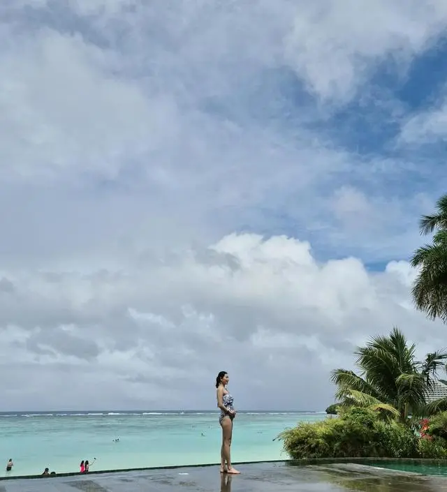 태교여행 갈 때 예쁘게 잘 입었어요!!ㅎㅎ 배도 편하고 사이즈도 잘 맞았답니다.