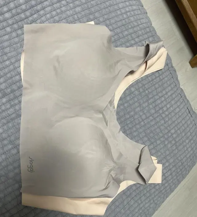 기존에 입던 슬로기L사이즈도 답답해져서 구입했는데 느낌도 비슷하고 엄청 편하네요 
