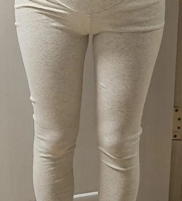 오트밀 키작맘이 없어서 좀 아쉽지만 날풀렸을때 어두운거만입기싫어서 삿어요~ 촉감좋