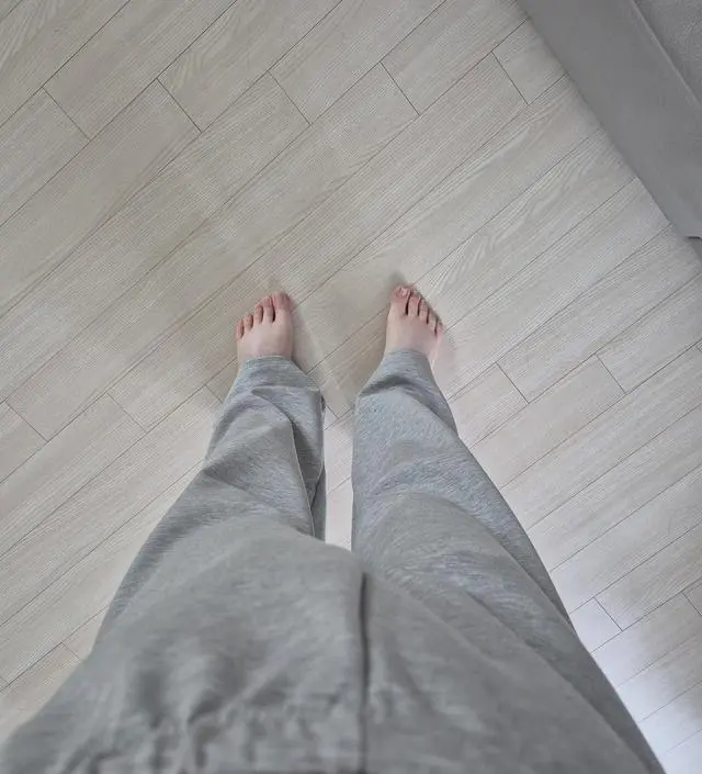 8개월차에 접어들면서 저는 원피스보다는 바지가편해서 끈조절되는바지를 하나더 구입했