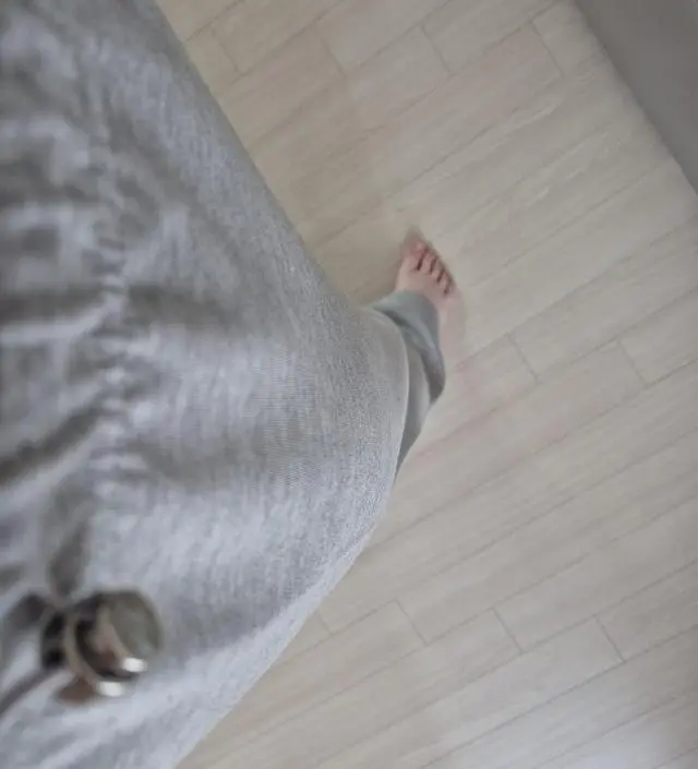 8개월차에 접어들면서 저는 원피스보다는 바지가편해서 끈조절되는바지를 하나더 구입했