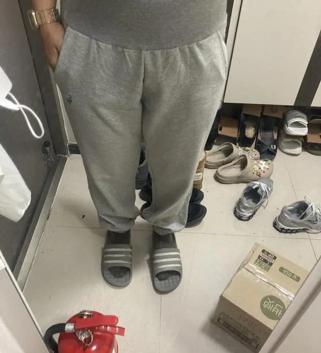 배가 불러서 불편했는데 밴딩이라 편하고 잘 늘어나서 좋아요요