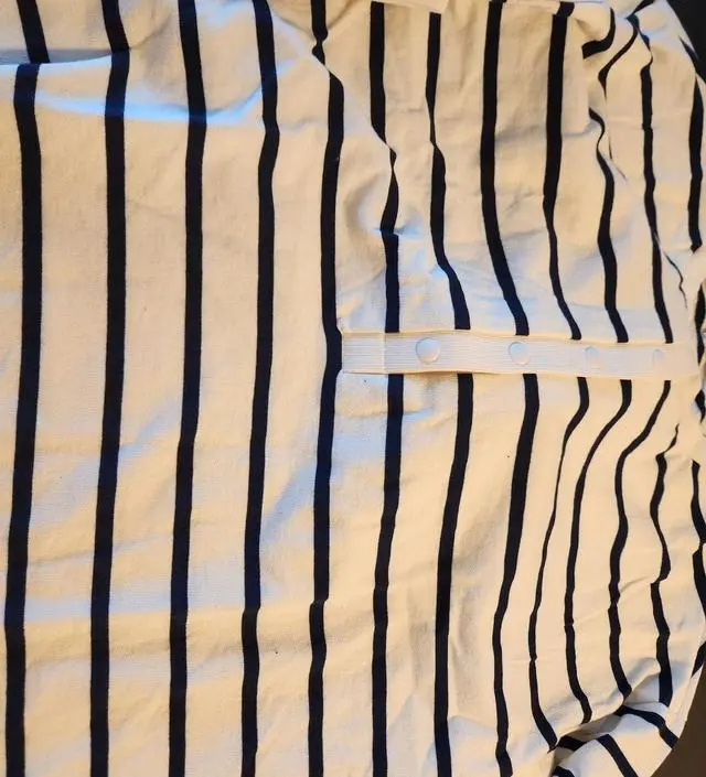 너무 수유복 티가 안나는 것으로 찾다가 입어봤는데 편하고 너무 좋아요!!