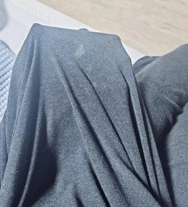 임신 23주인데 차르르하고 조임없어 너무 편하게 입고있습니다
