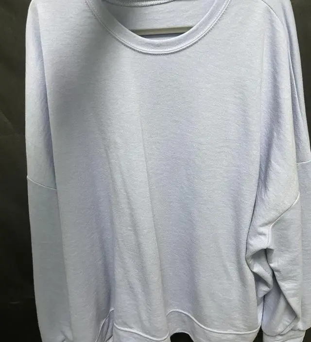 생각보다 더 예쁘고 편해요! 살짝 얇아서 봄내내 입을수있을것같아요ㅋㅋ