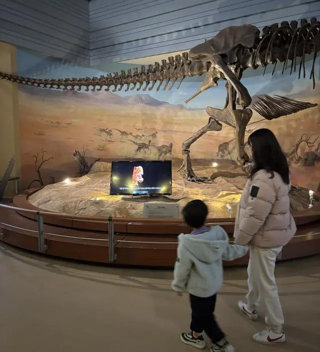 편해요~올봄 잘입을듯해요.
