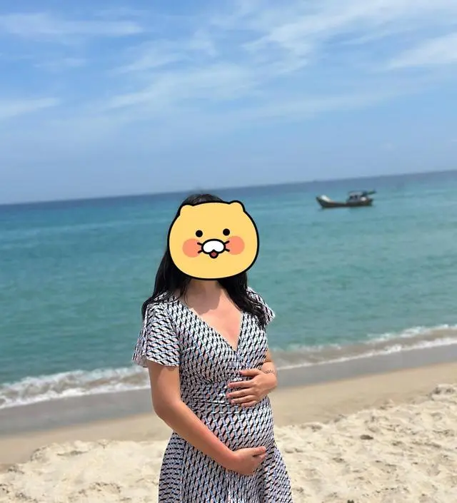 무늬 없는 옷을 좋아해서 촌스러워 보일까 걱정했는데 여행지에서 환하고 너무 이쁘게 