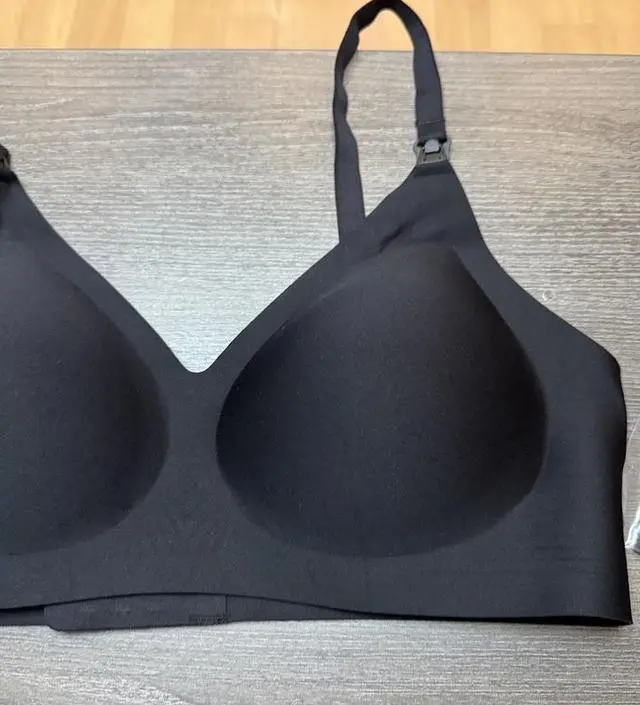 어디 조이는 곳 없이 편하네요 나중에 수유할 때도 편할 것 같아요