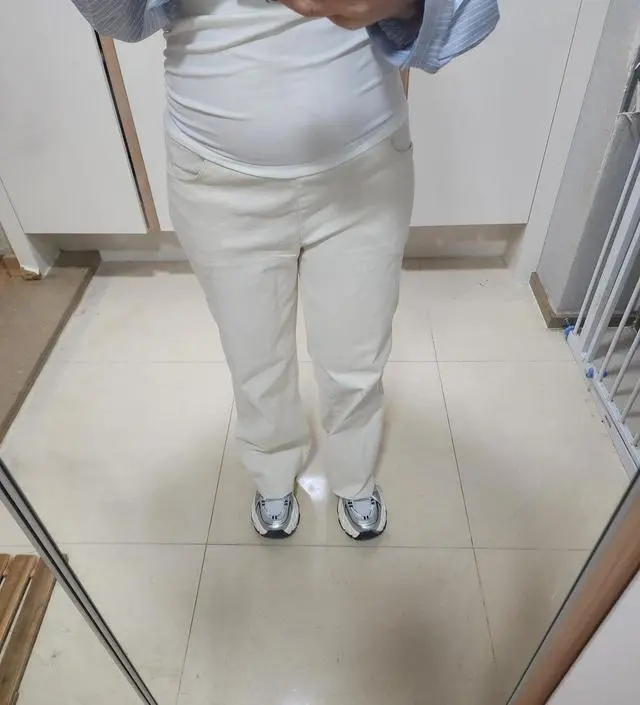 복부 고무줄부분이 회색이 아닌 흰색으로 와서 좋았구요! 다태아라 배가 금방 부를거 같