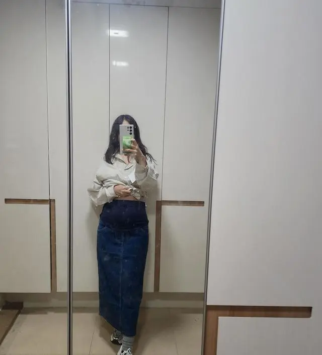 잠깐 지나갈 임신 시기인거 같지만 그래도 기분전환으로 예쁜 임부복을 입고 싶어서 주