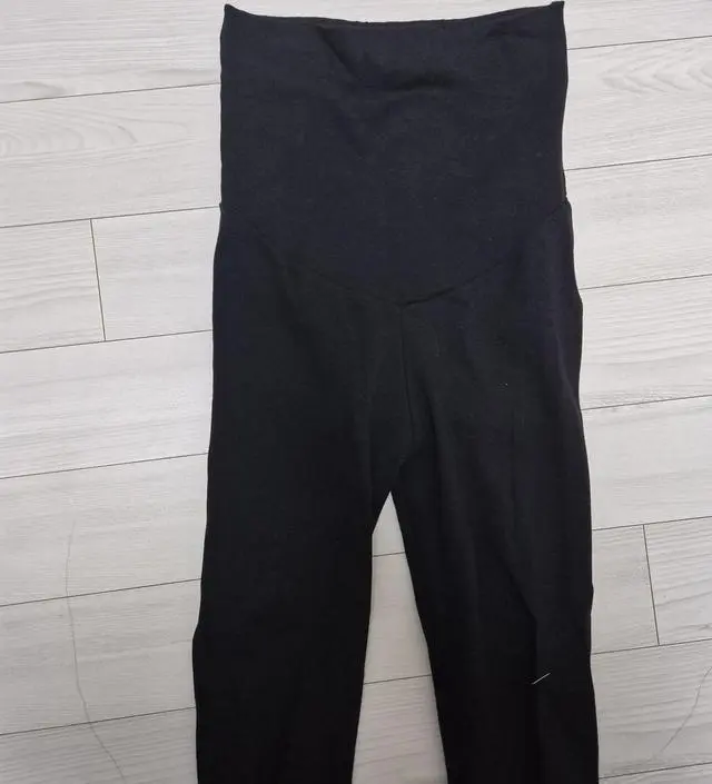 요가할때 입을 옷 고민하다가 구매했어요! 지금부터 입기 딱 좋은 두께이고, 불편하지 