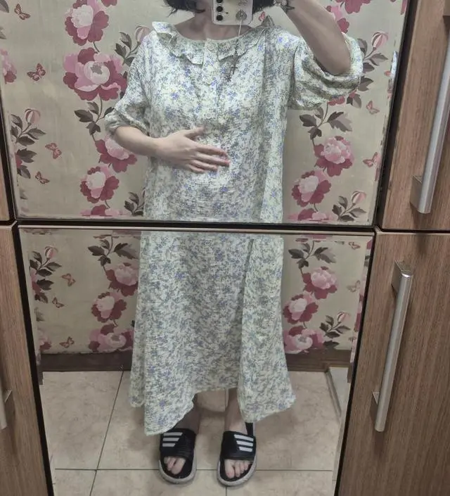 이뻐요 실제로는 고급스럽고 부드러워요 편해요 키 158인데  길이는 긴거 같기도 하고 