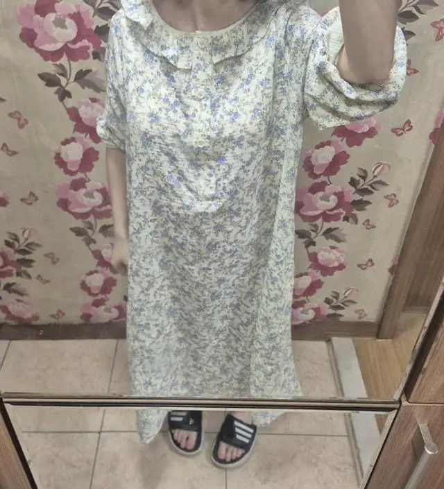 이뻐요 실제로는 고급스럽고 부드러워요 편해요 키 158인데  길이는 긴거 같기도 하고 