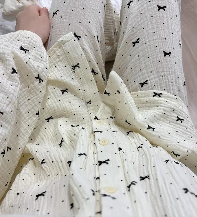 출산하고 수유하면서 살이 많이 빠져서 다른 수유잠옷은 오히려 너무 크더라구요. 임부