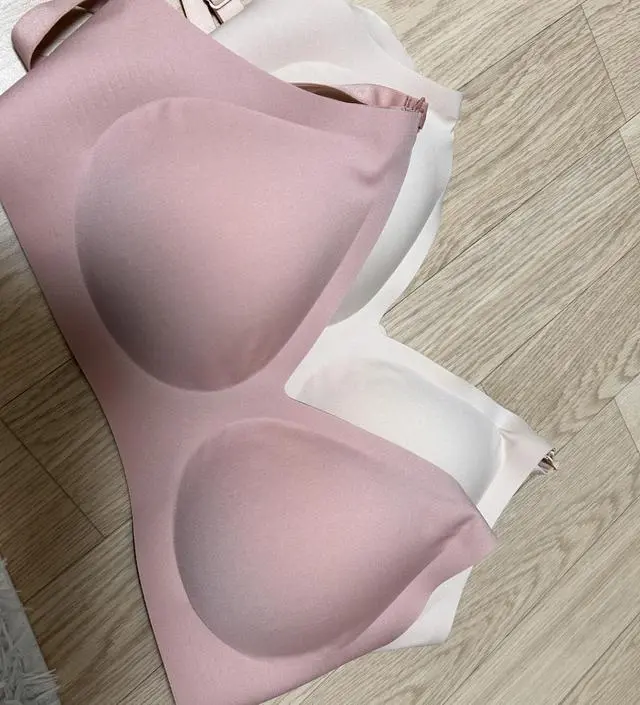 편안하게 잘 잡아주고 후크여분도 주셔서 좋아요!!