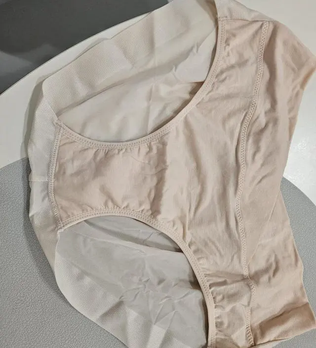 원래 95 입는데 살도 많이 쪘겠다 편하게 xl 산건데,
