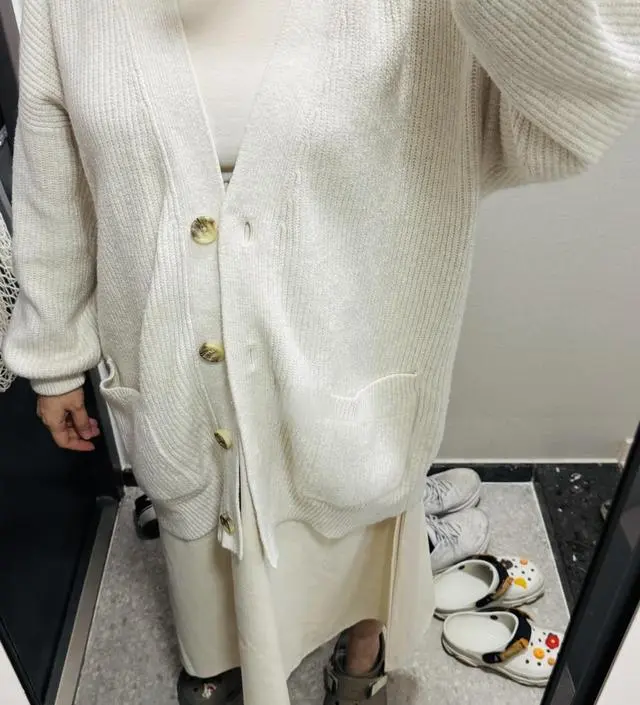 생각랬던 것 보다 더 노란 아이보리색이라 좀 놀랐어요;;
